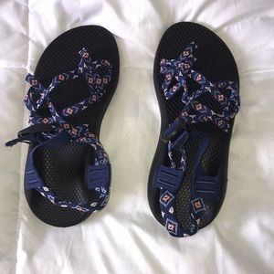Brand:CHACO   Size:women’s 6  Color:blue & orange